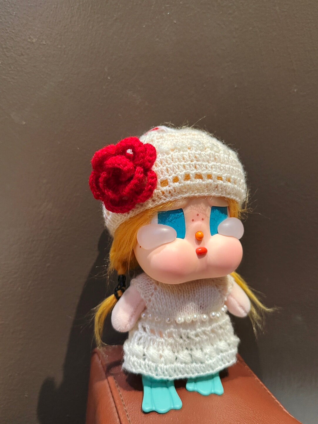 Handmade Crochet Lolita Dress & Rose Hat Set for 17cm Art Toy Doll – White Cotton Outfit for Big-Ears Designer Dolls (Copy)